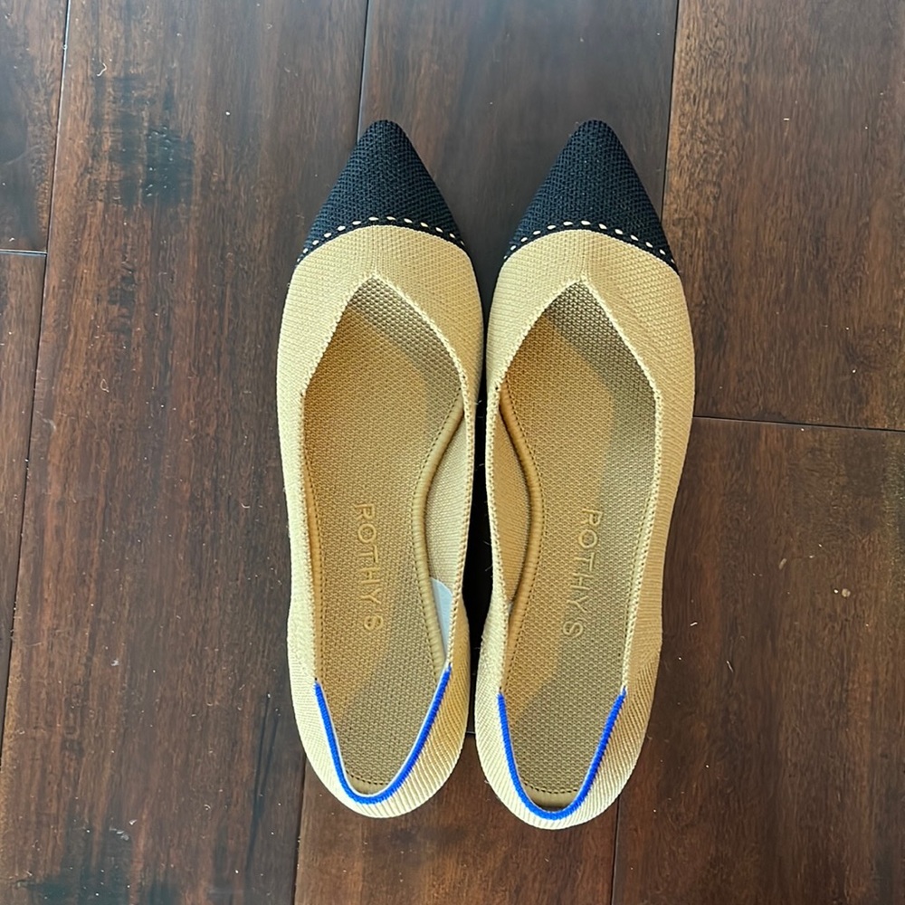 Rothy’s camel captoe points size 6